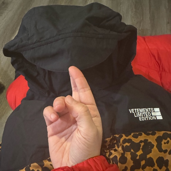 Vetements Logo Limited Edition Leopard Puffer Jacket Coat - Picture 11 of 16